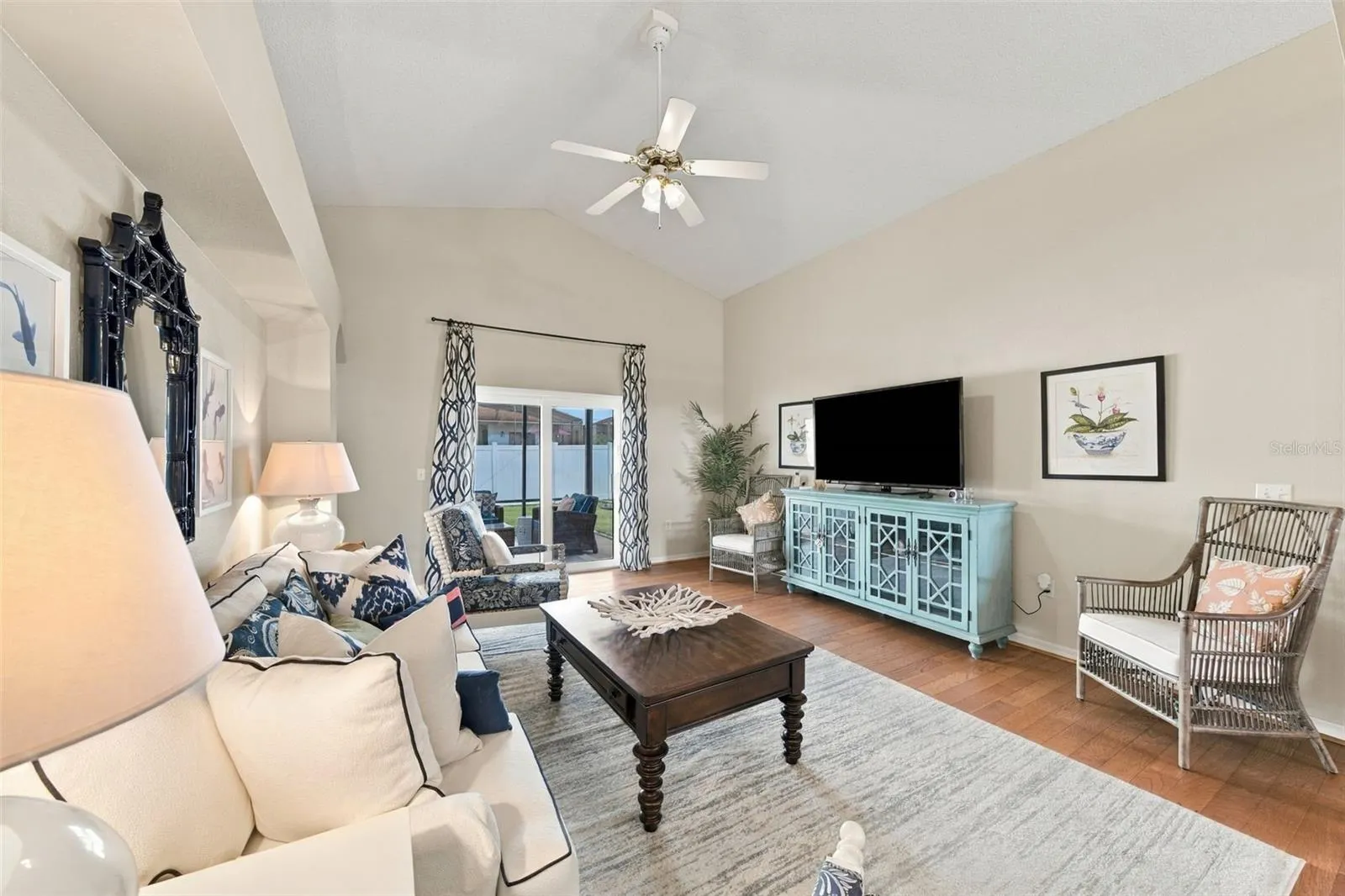 1022 CHALLENGER AVE