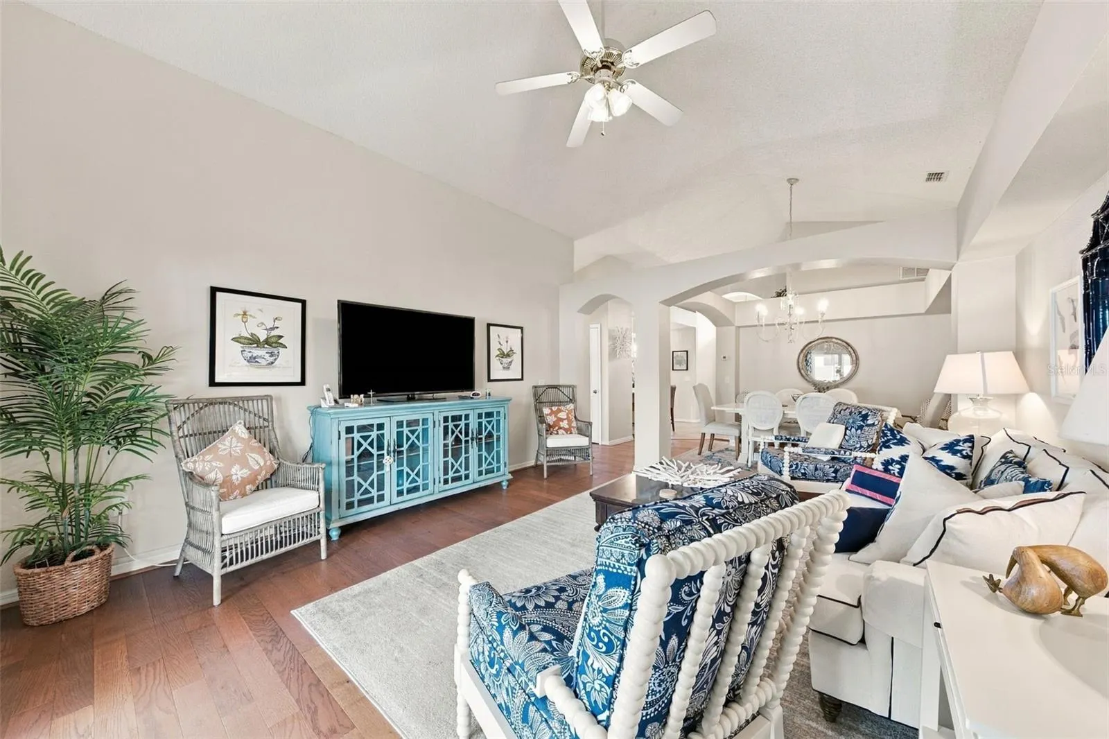 1022 CHALLENGER AVE