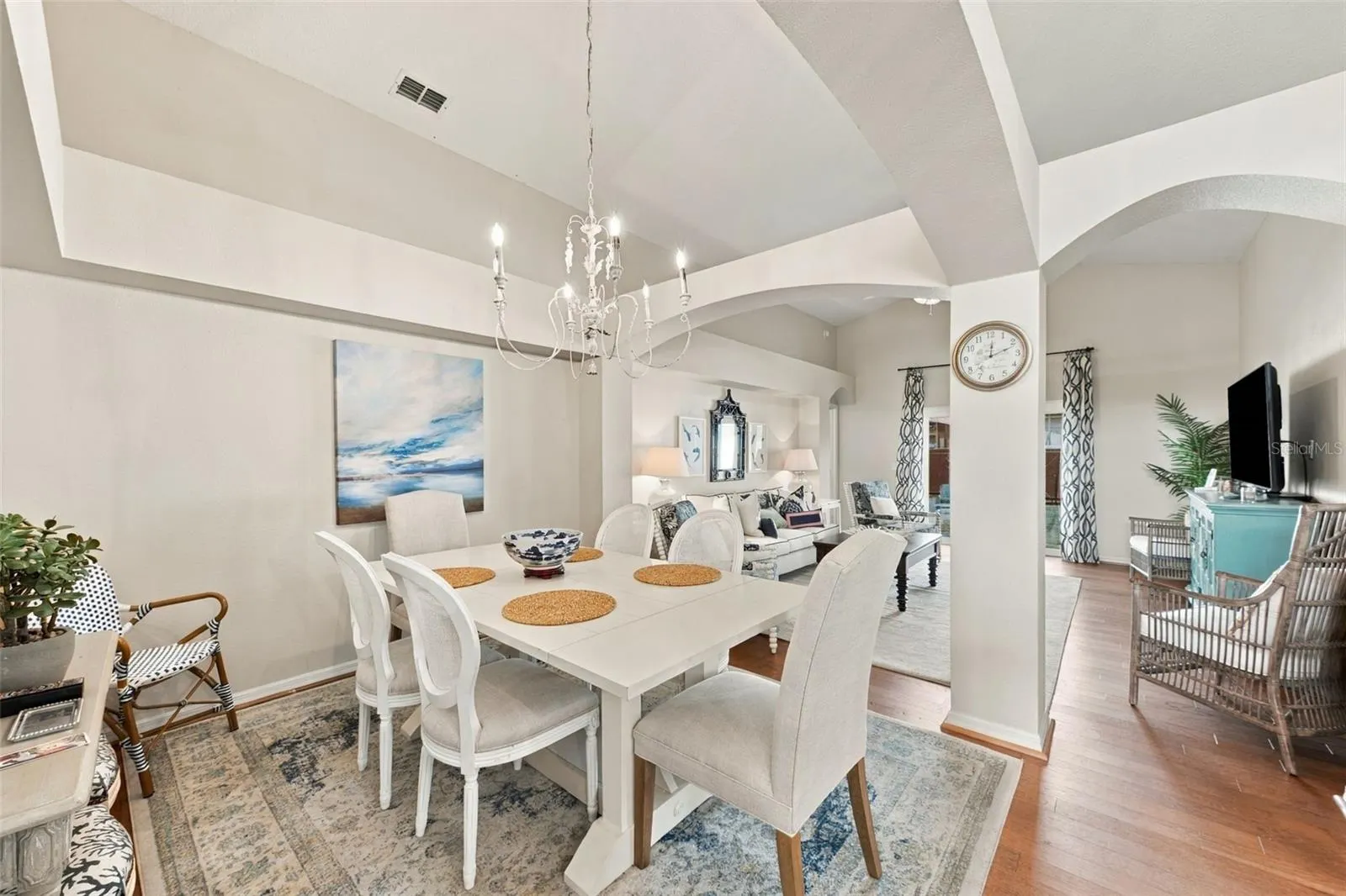 1022 CHALLENGER AVE