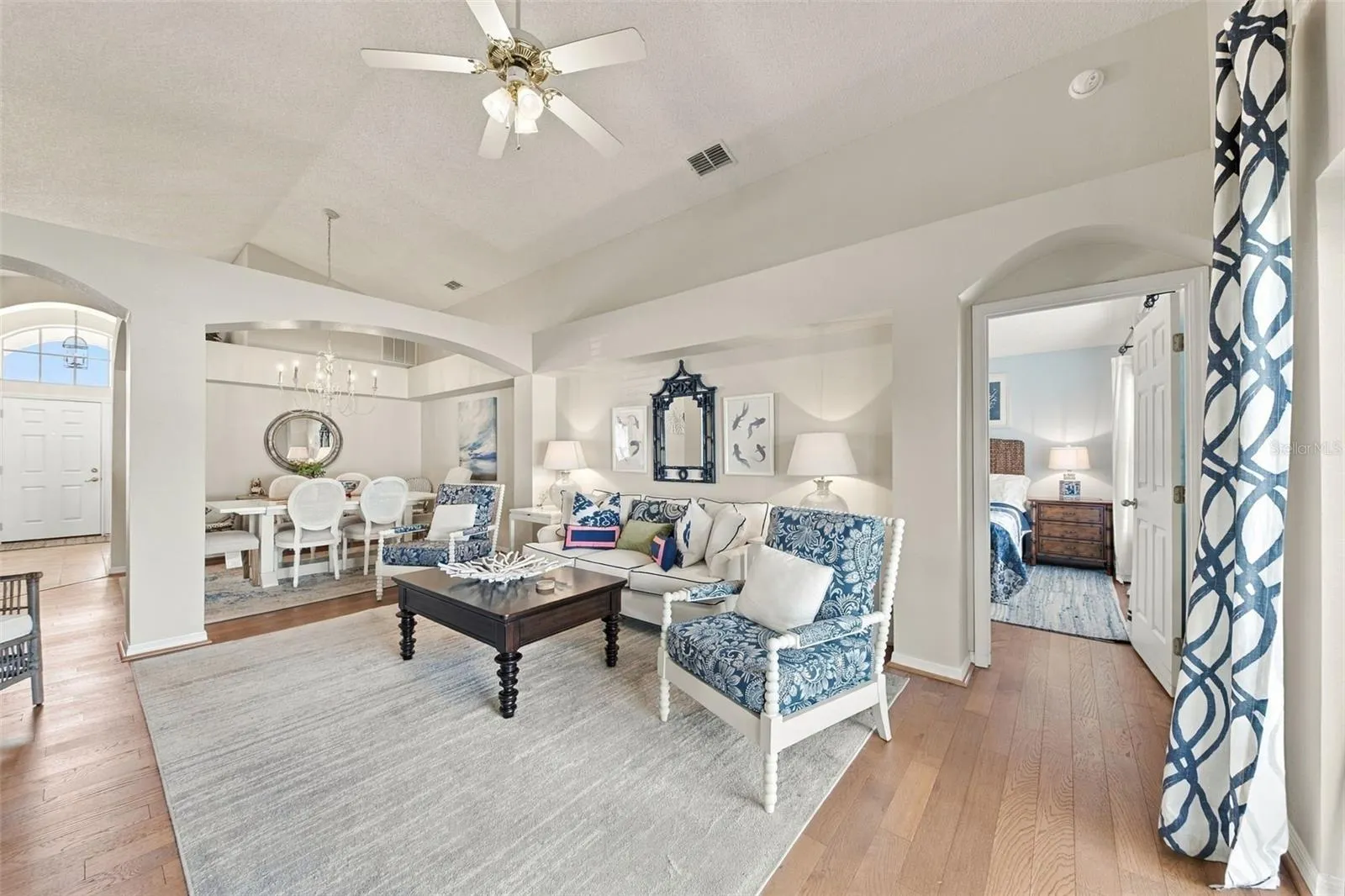 1022 CHALLENGER AVE