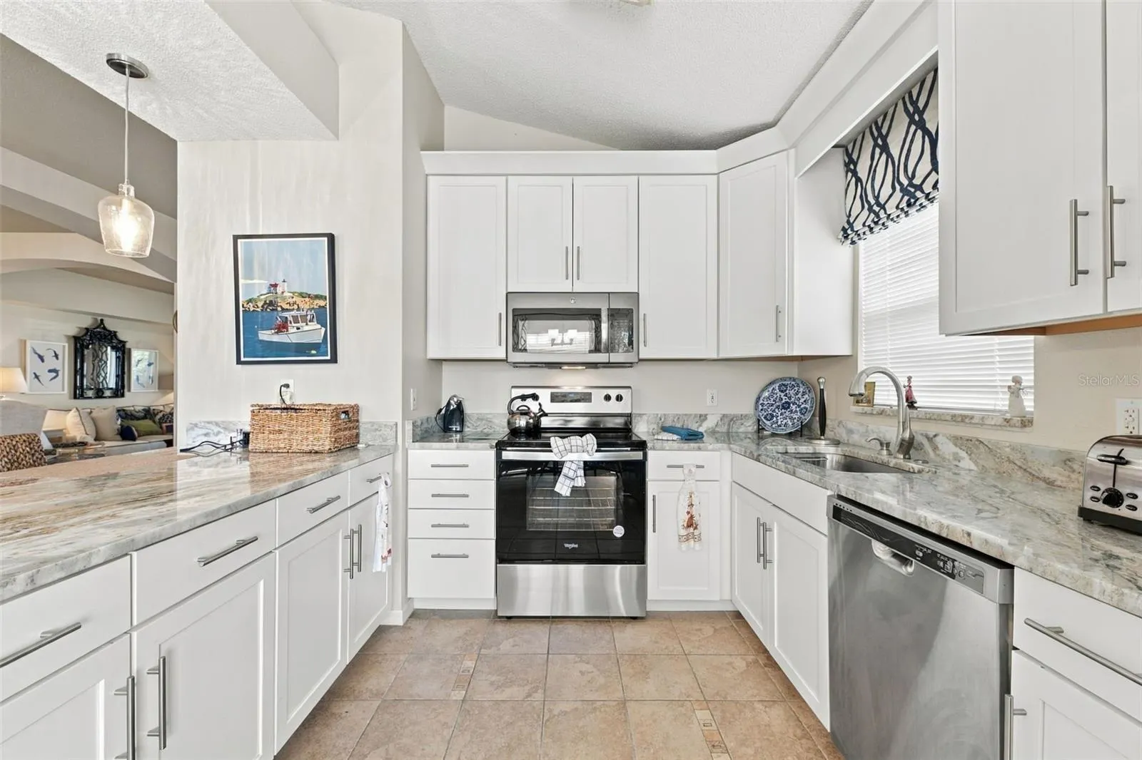 1022 CHALLENGER AVE