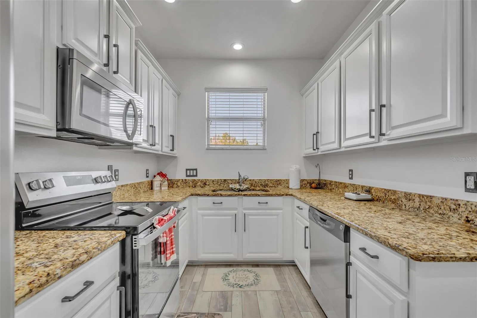 2829 ADELAIDE CT