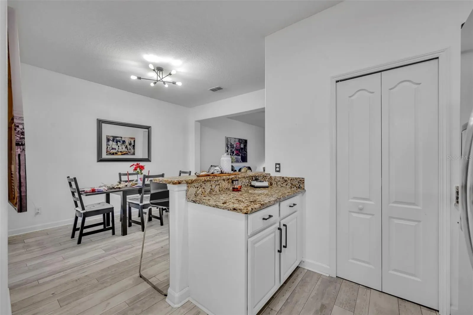 2829 ADELAIDE CT