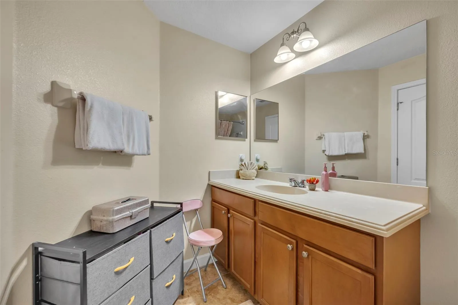 2829 ADELAIDE CT