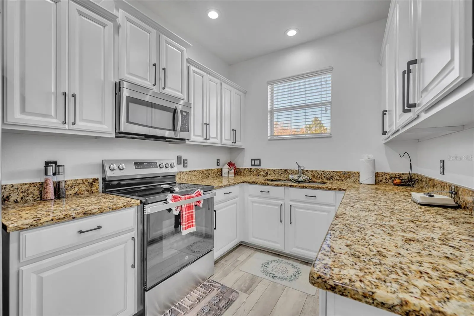 2829 ADELAIDE CT