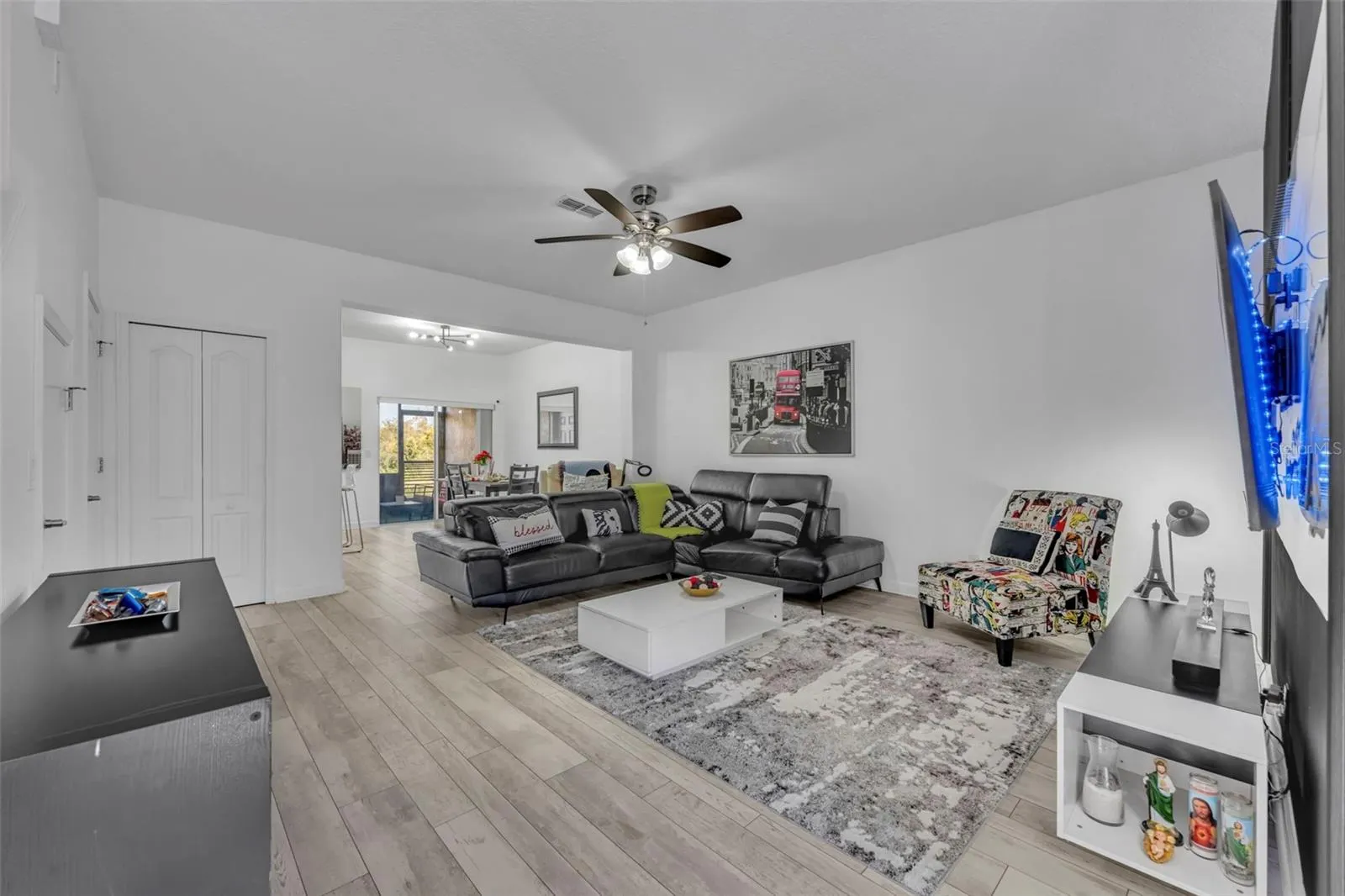 2829 ADELAIDE CT
