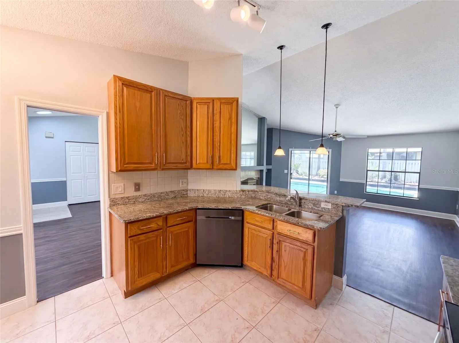 14725 EAGLES CROSSING DR