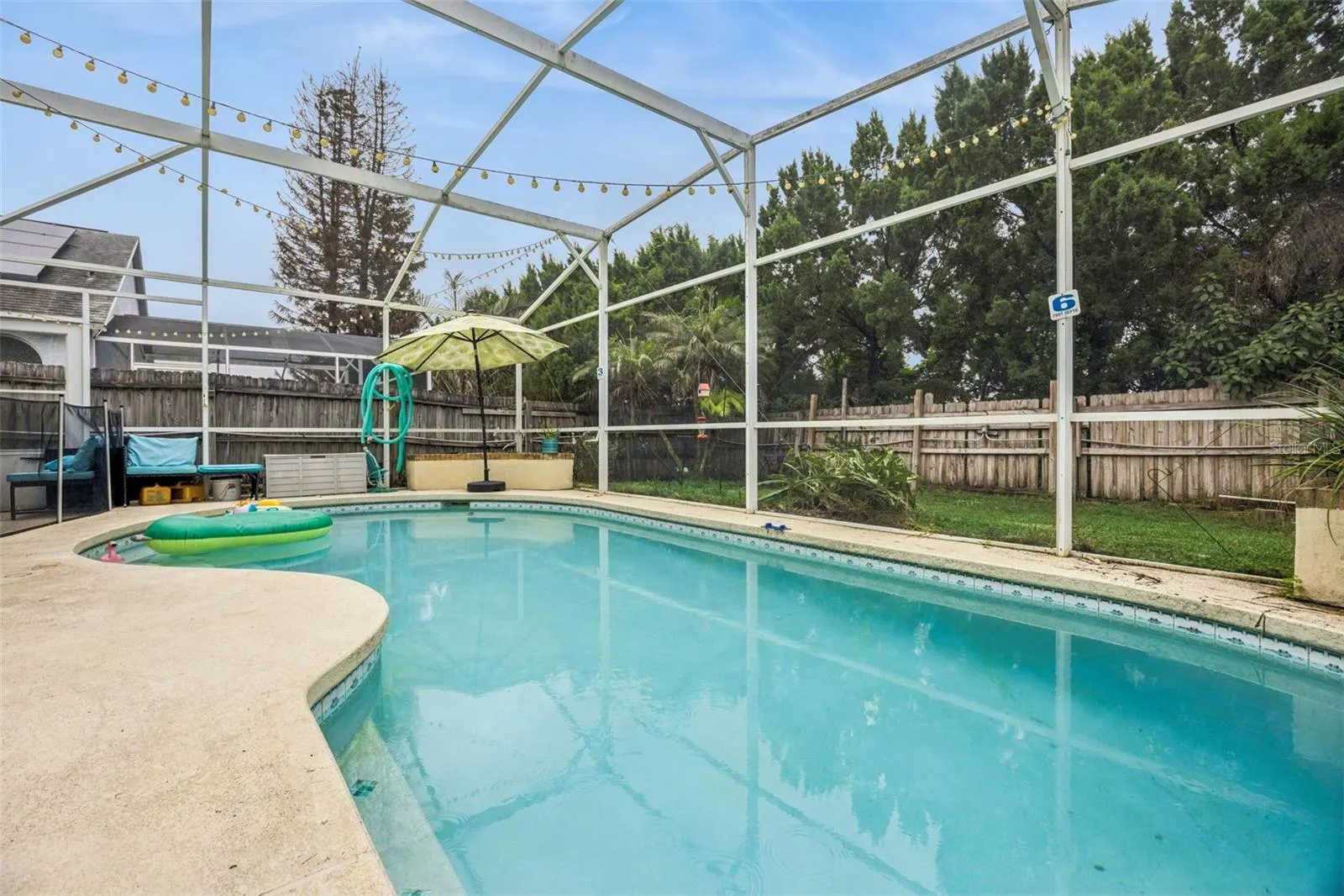 227 TIFFANY LOOP
