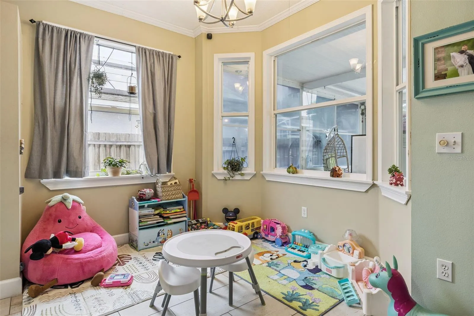 227 TIFFANY LOOP