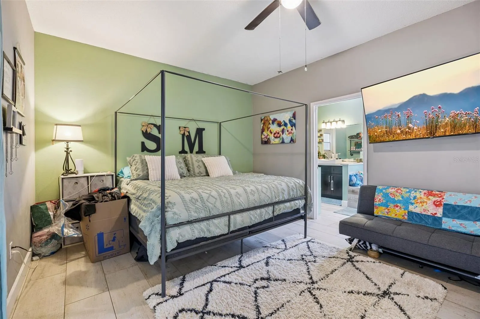 227 TIFFANY LOOP