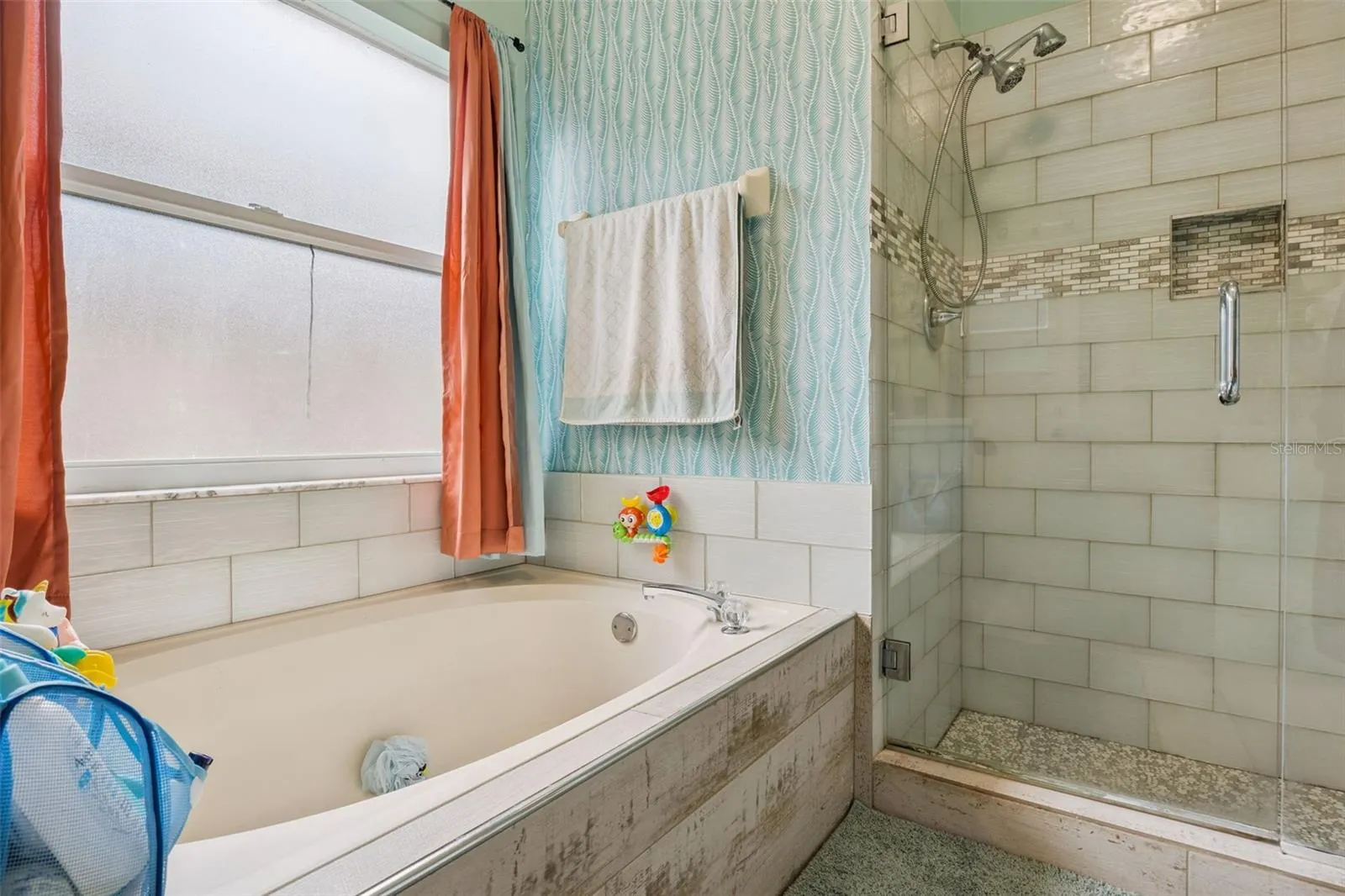227 TIFFANY LOOP