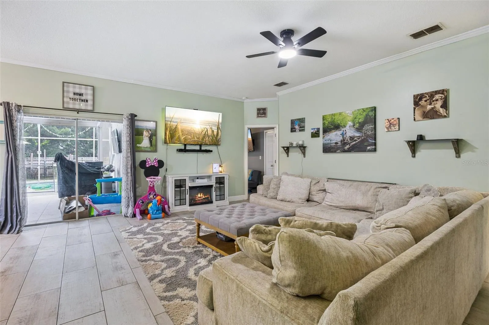 227 TIFFANY LOOP