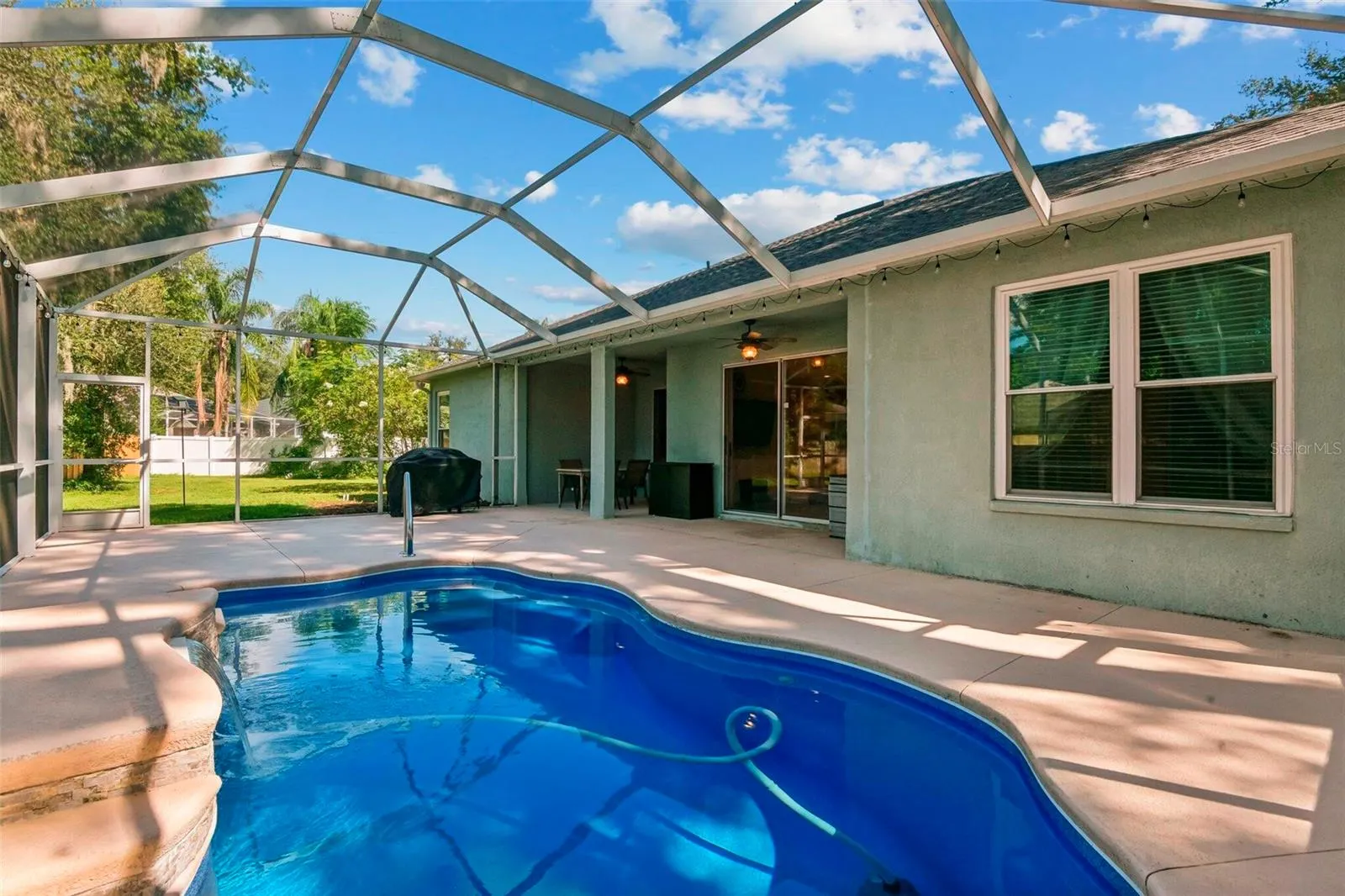 1535 ROLLING MEADOW DR