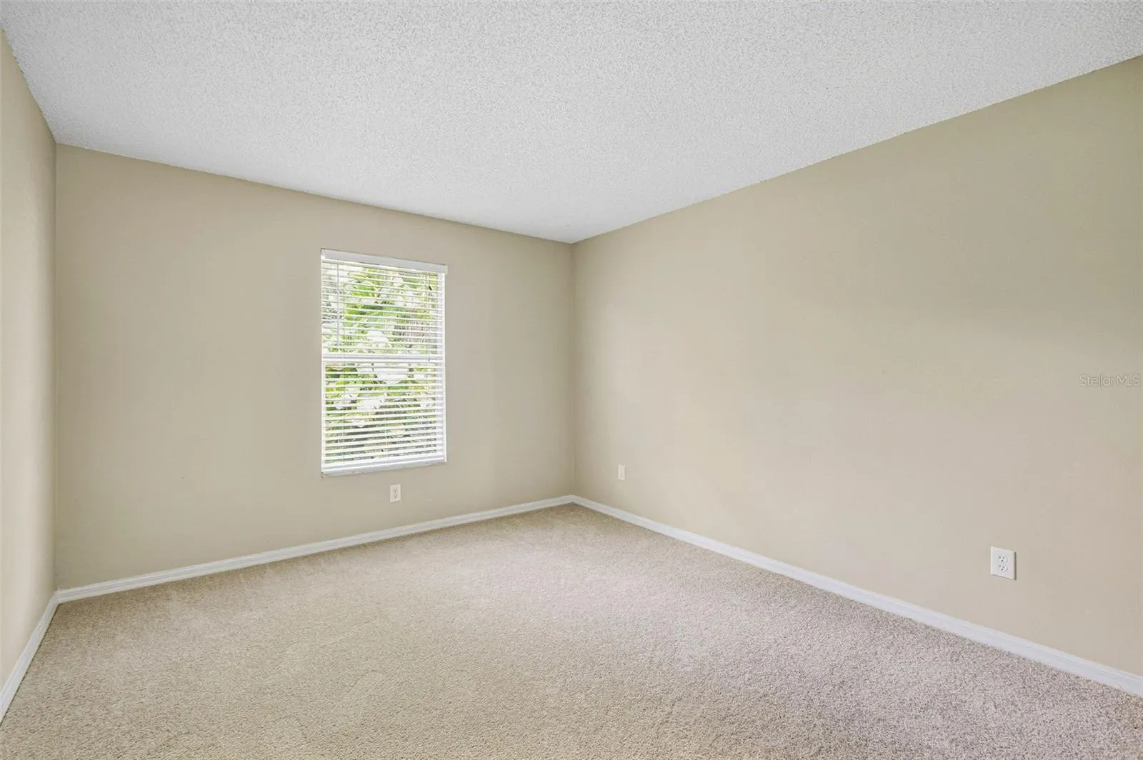 9006 DIXIANA VILLA CIR