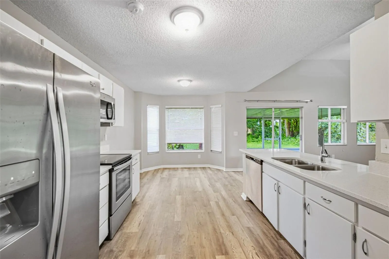 9006 DIXIANA VILLA CIR