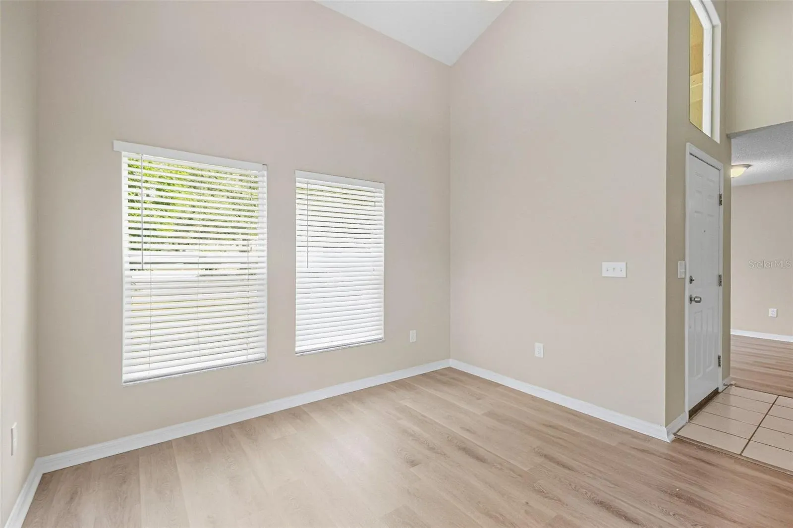 9006 DIXIANA VILLA CIR