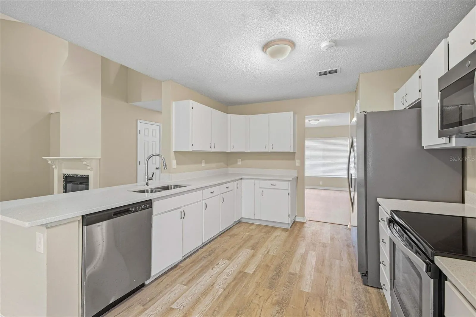 9006 DIXIANA VILLA CIR