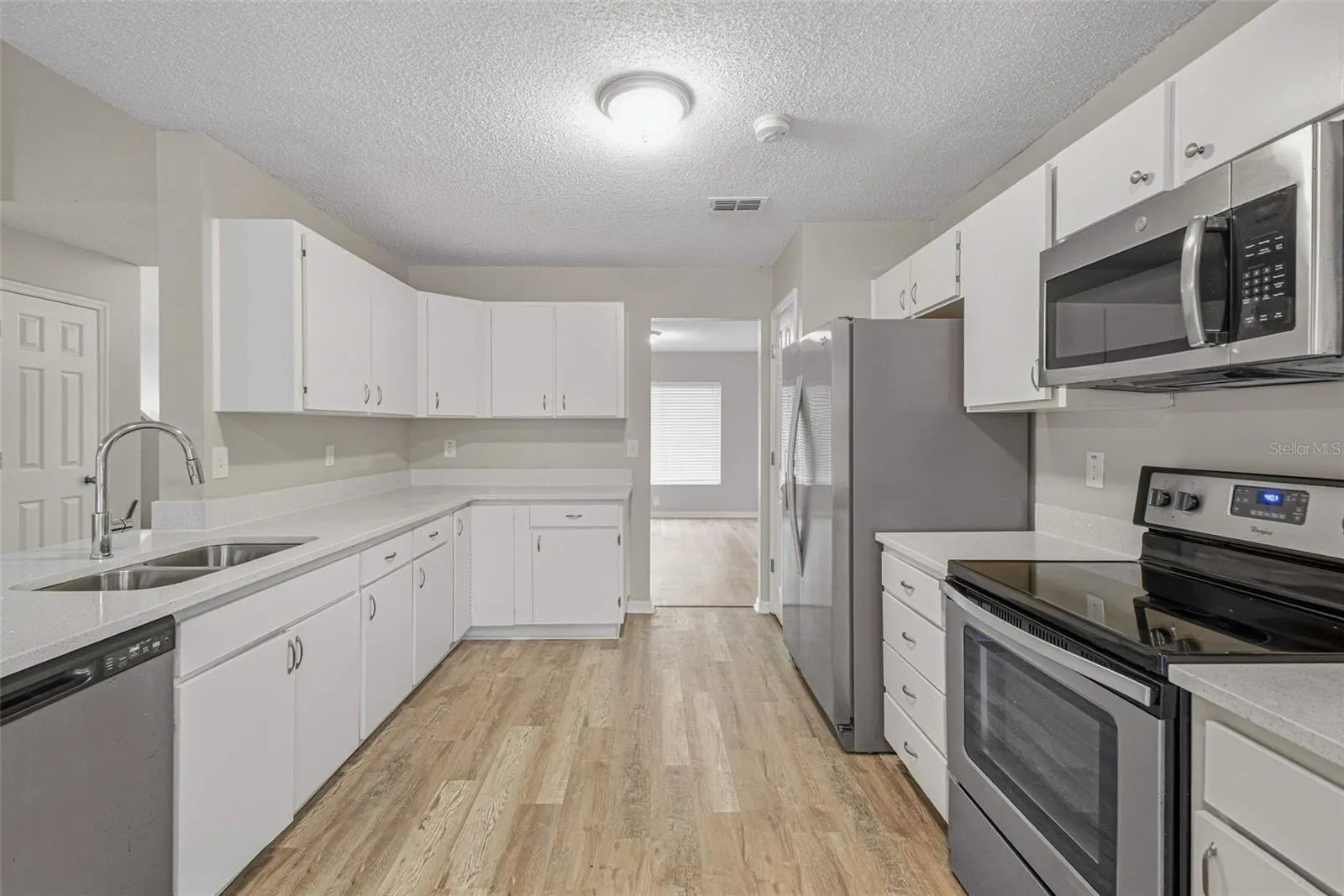 9006 DIXIANA VILLA CIR