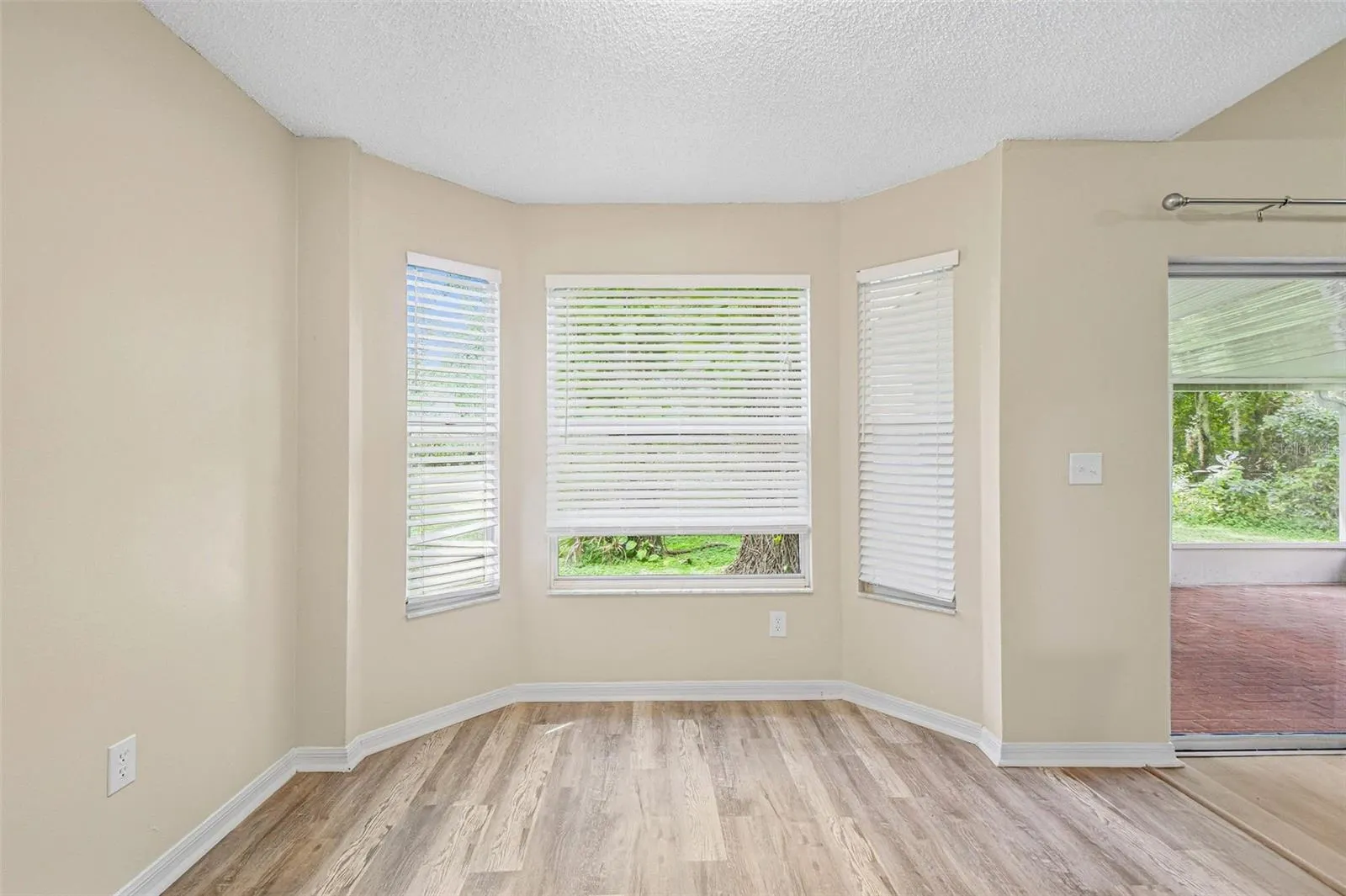 9006 DIXIANA VILLA CIR