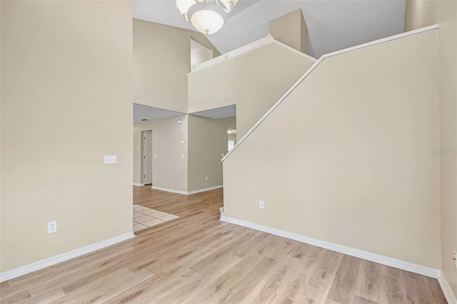 9006 DIXIANA VILLA CIR