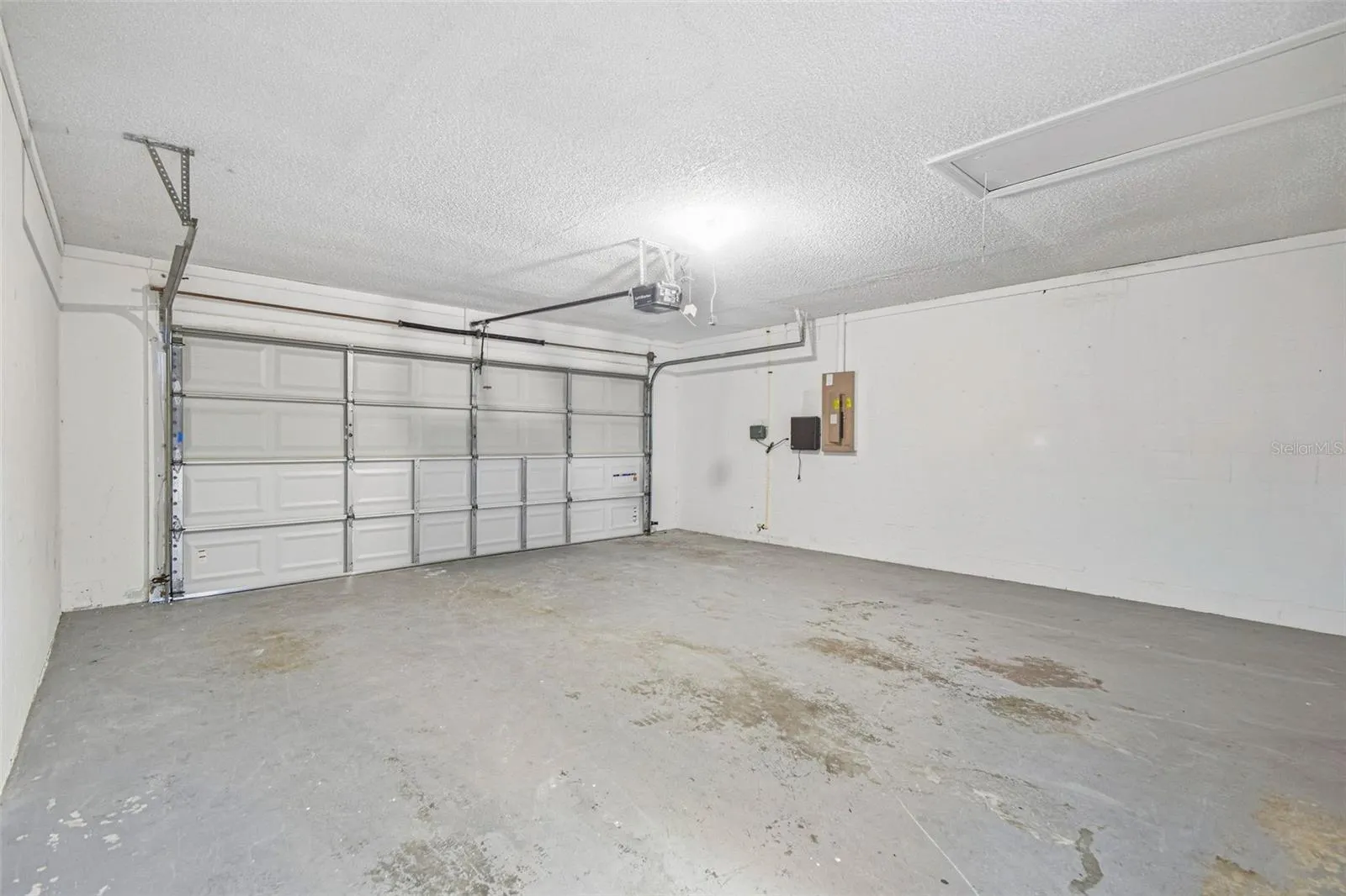 9006 DIXIANA VILLA CIR