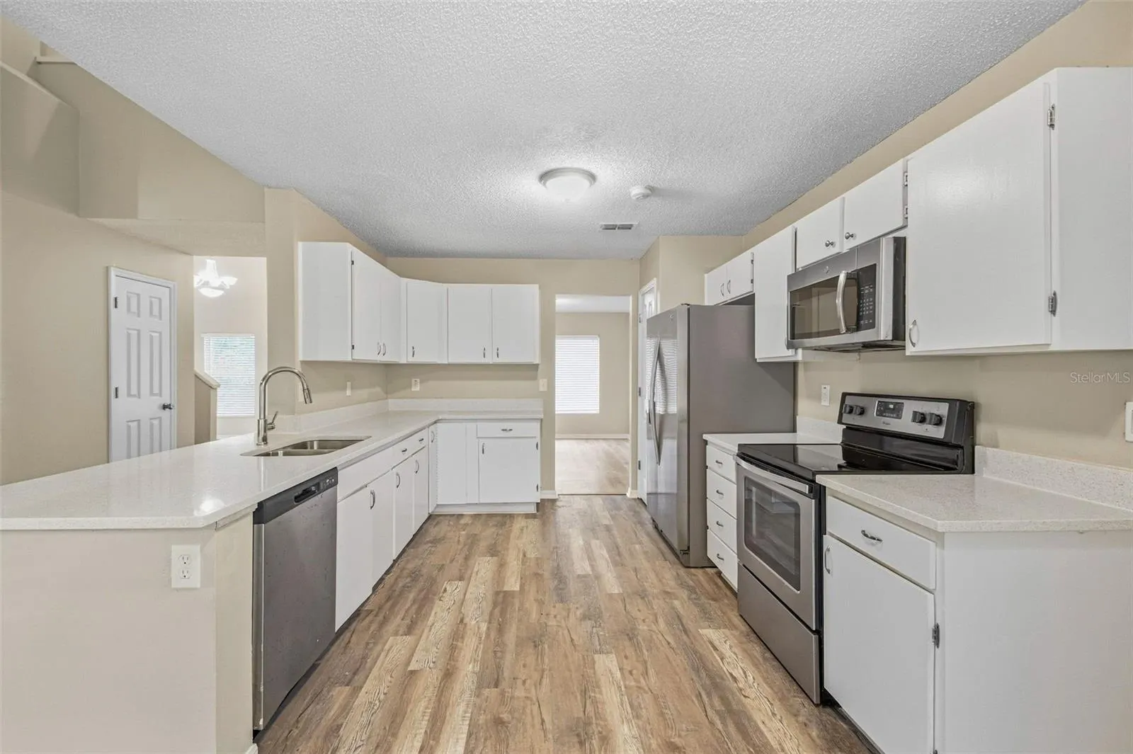 9006 DIXIANA VILLA CIR