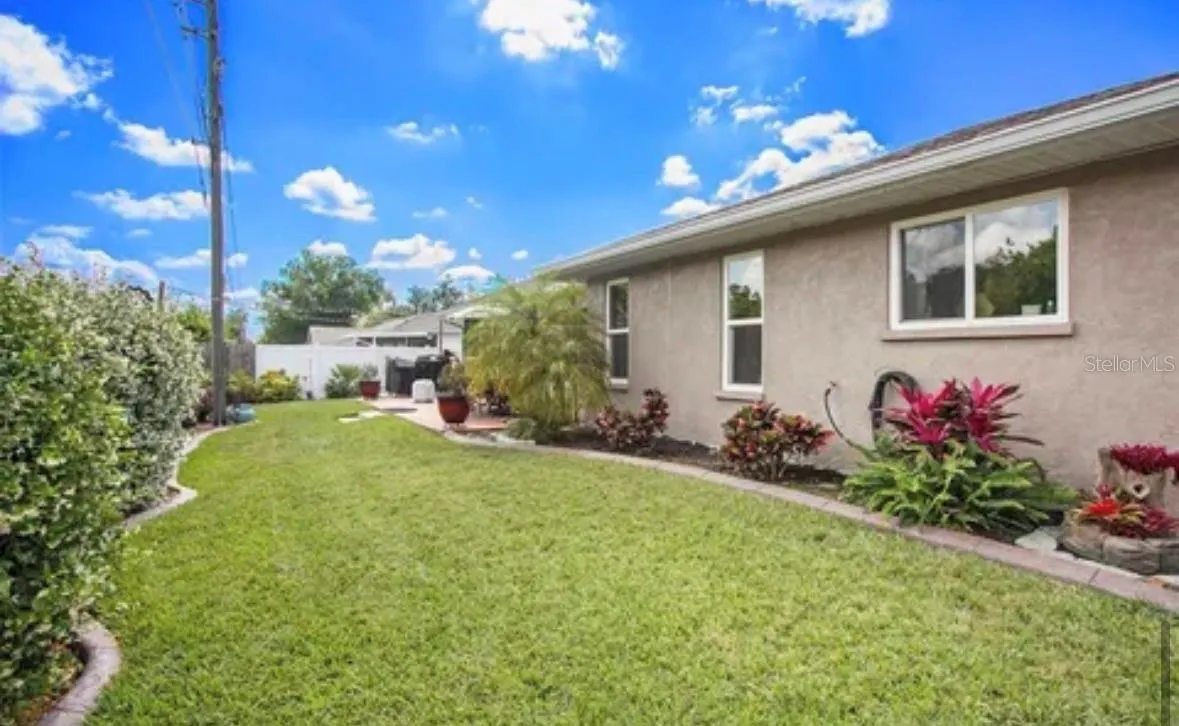8012 56TH CT E
