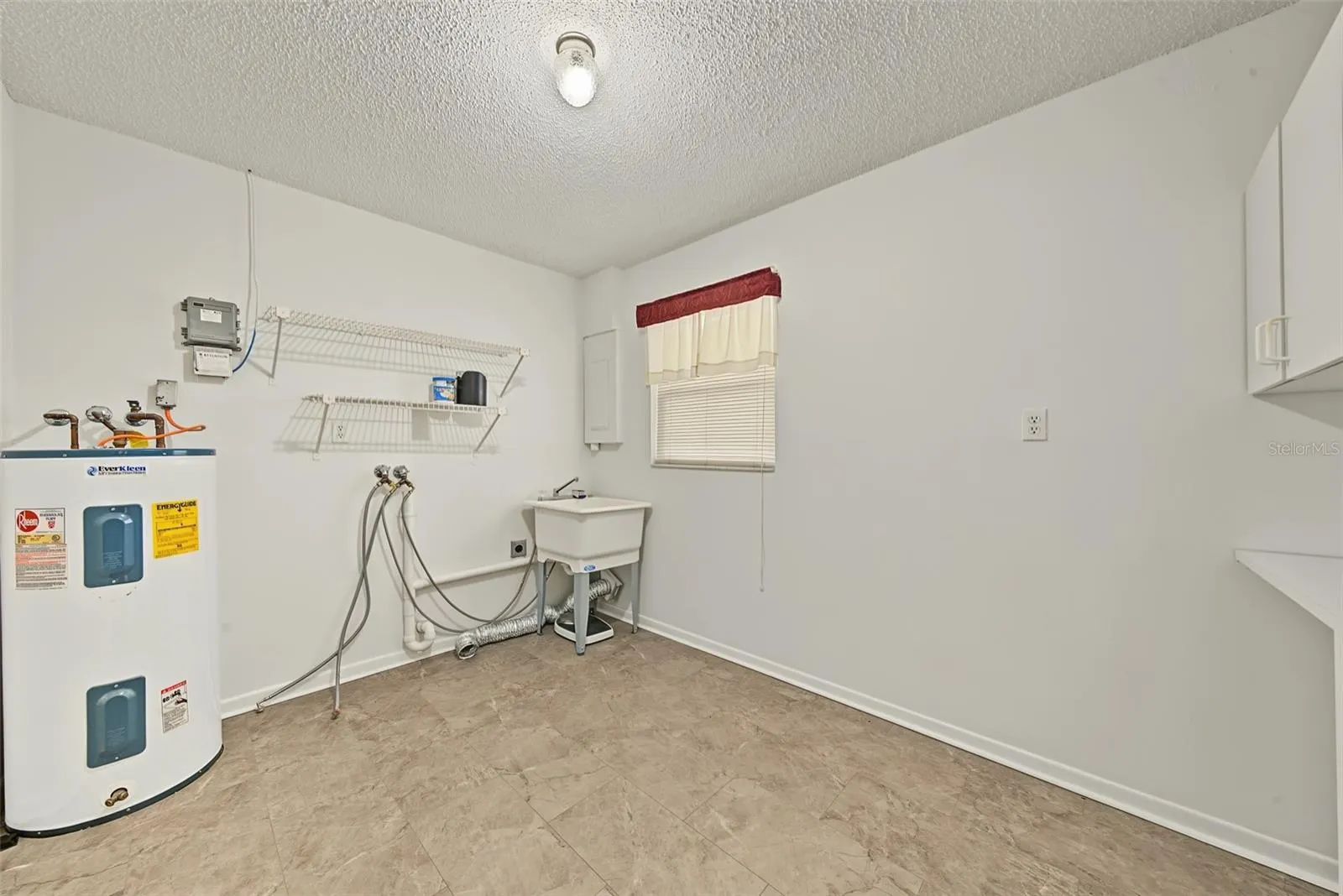 37 JASMINE ST
