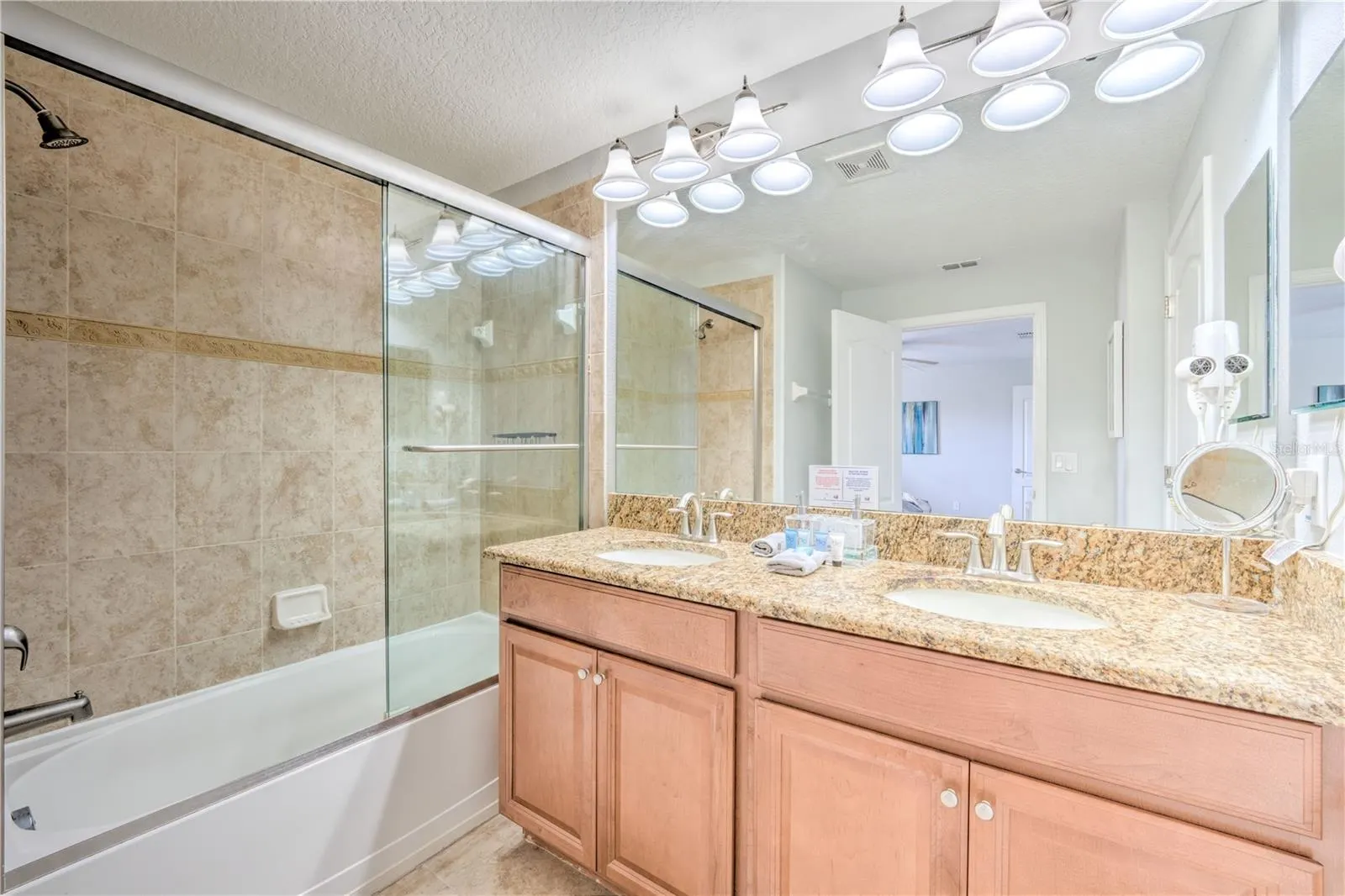 8961 BISMARCK PALM RD