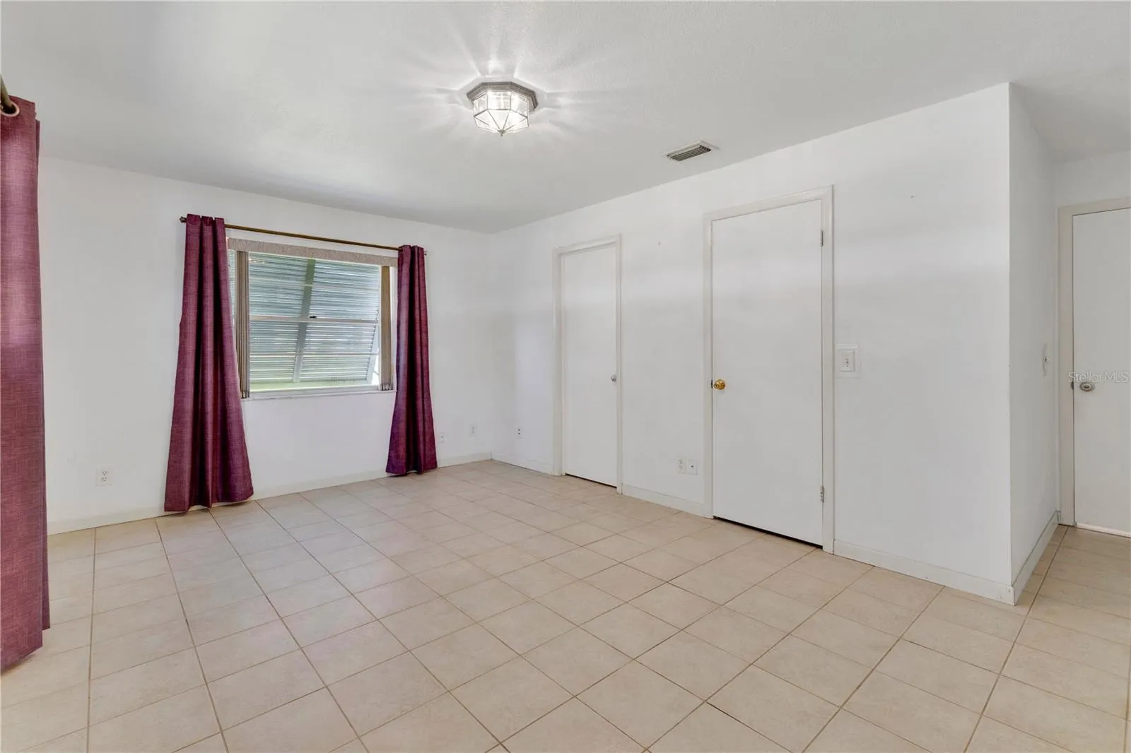 867 FLORALAND AVE