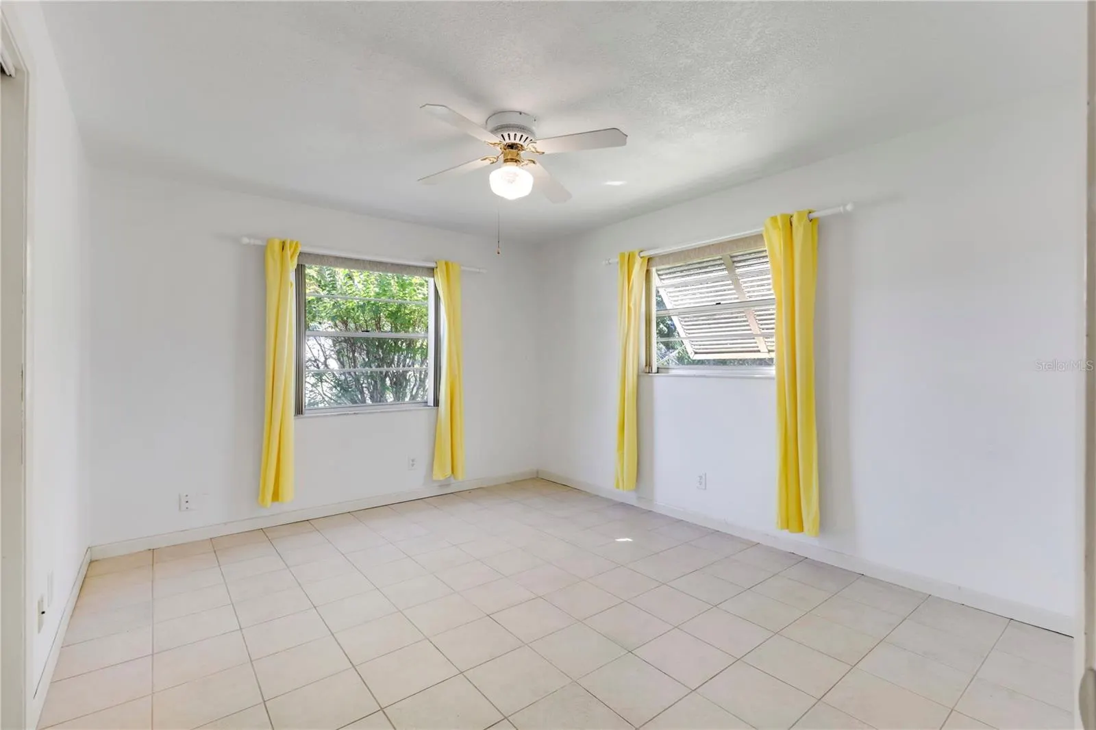 867 FLORALAND AVE