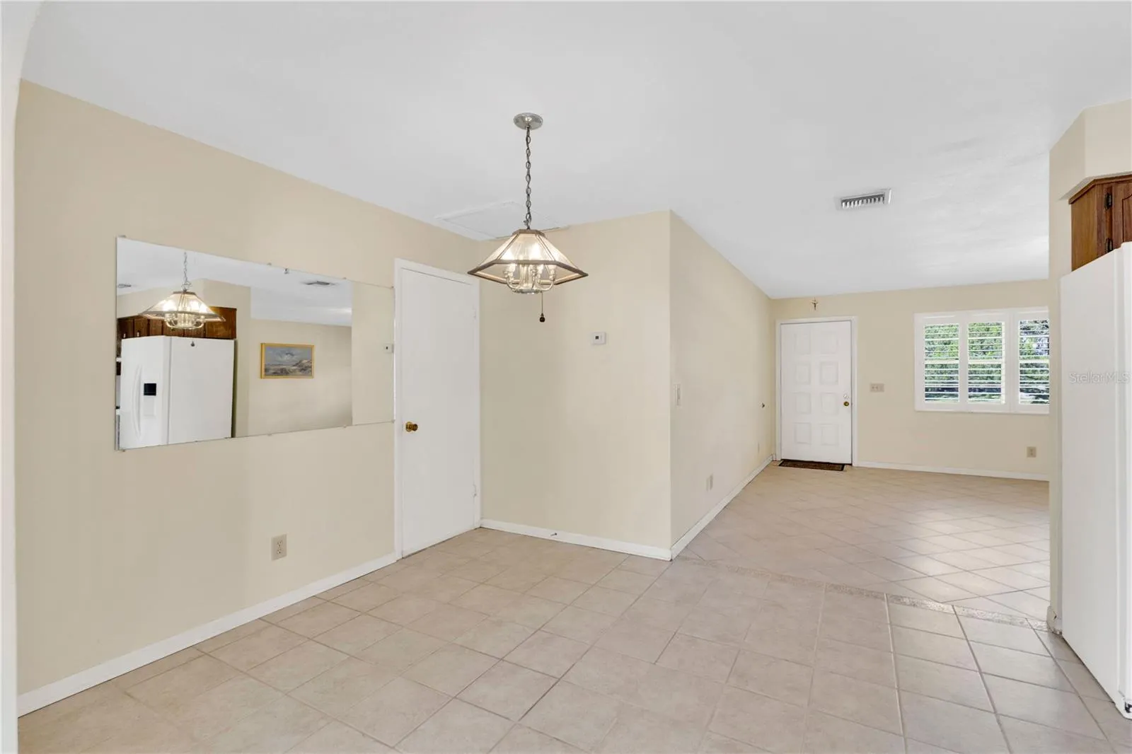 867 FLORALAND AVE
