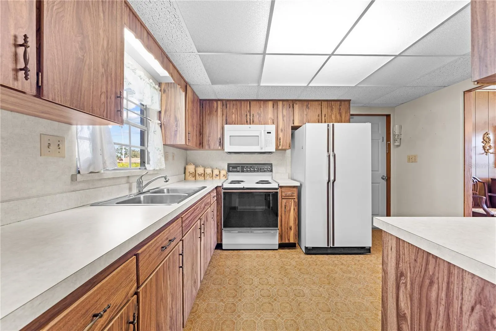 800 AULTMAN RD