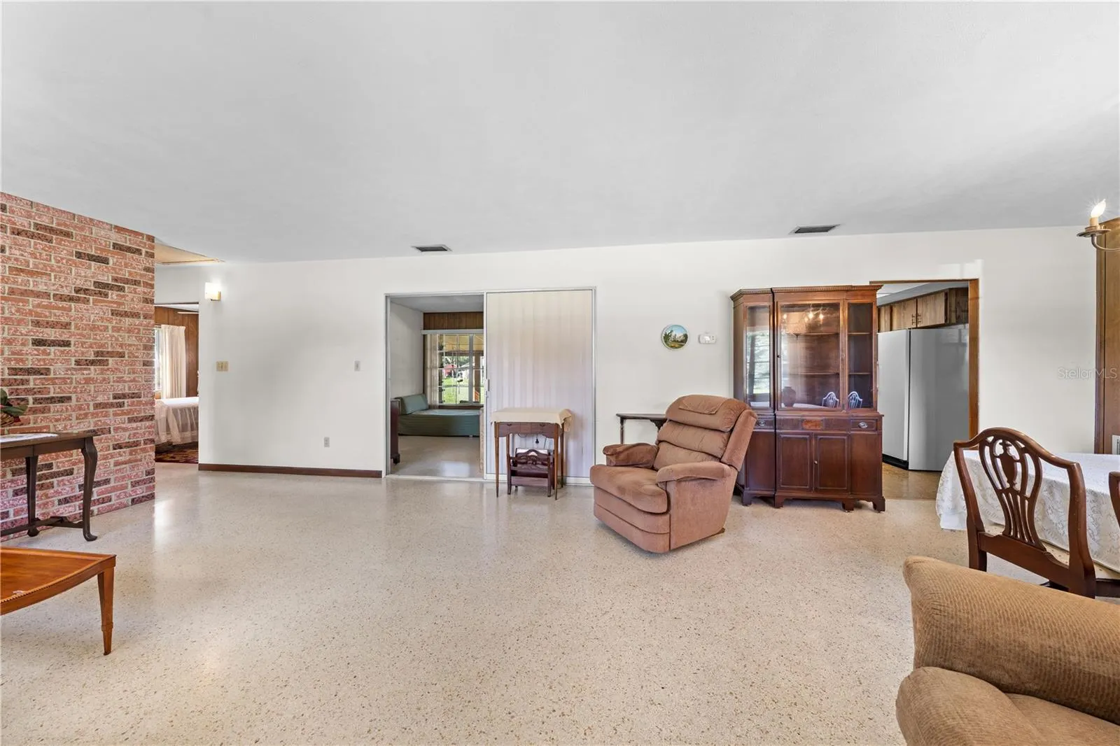 800 AULTMAN RD