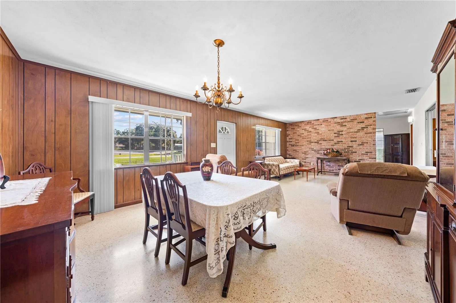 800 AULTMAN RD