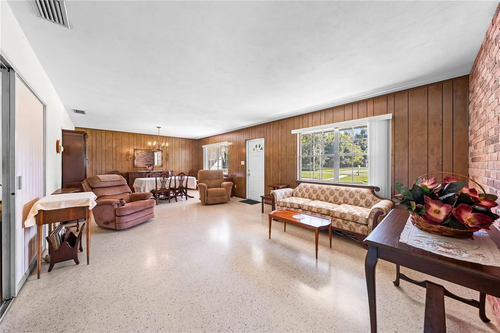 800 AULTMAN RD
