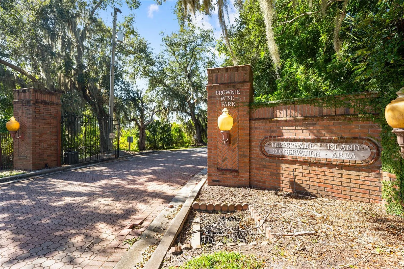 800 AULTMAN RD