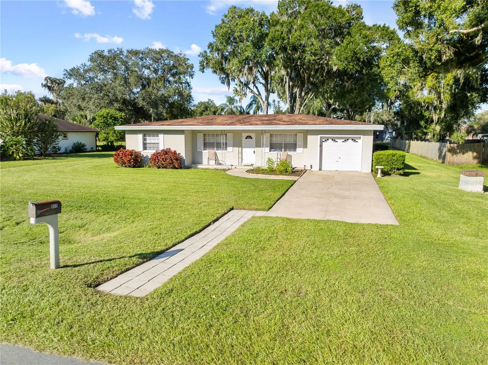 800 AULTMAN RD