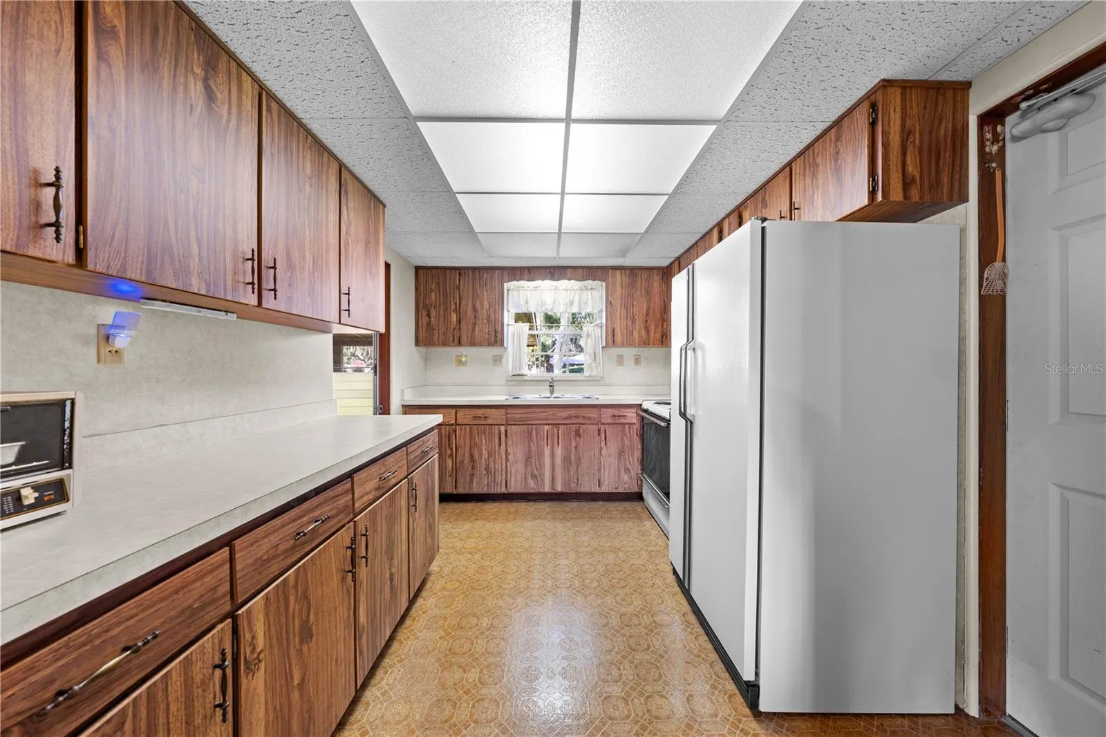 800 AULTMAN RD