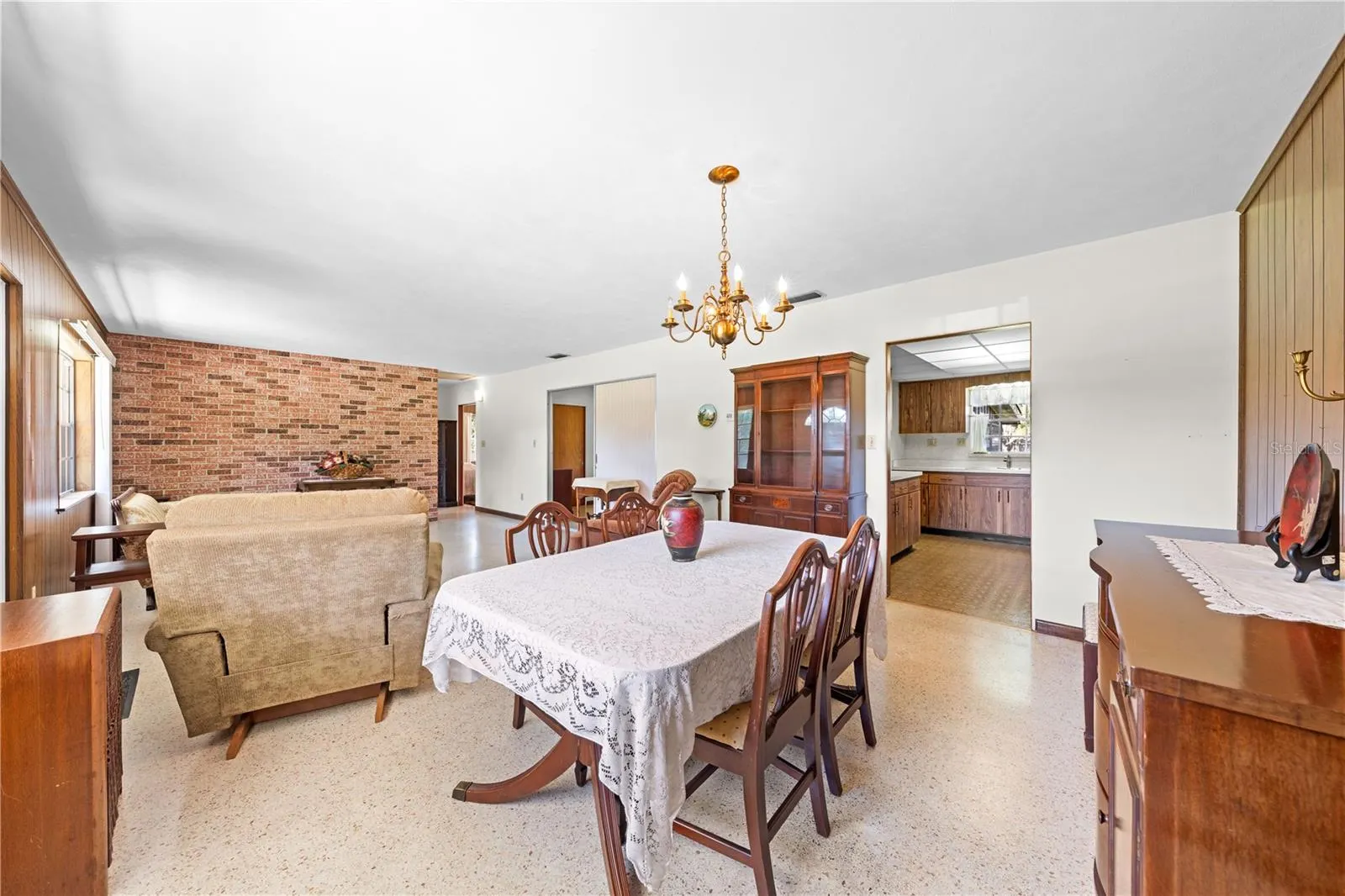 800 AULTMAN RD