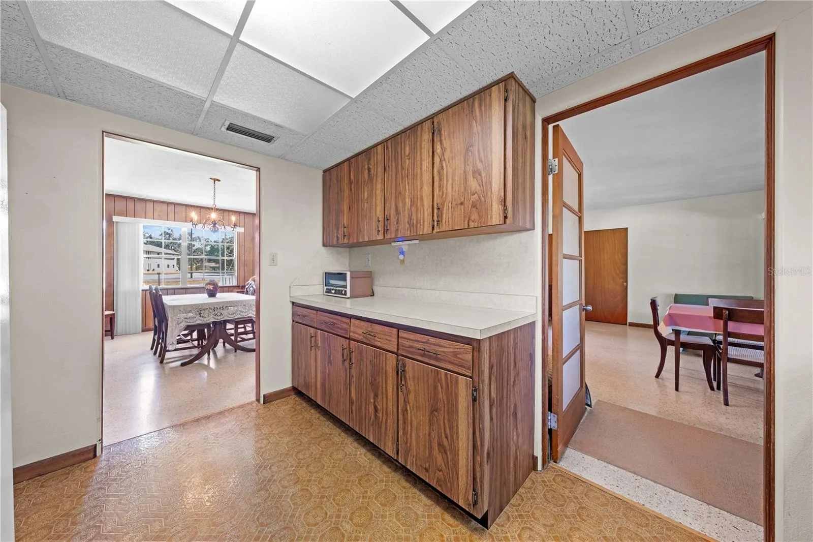 800 AULTMAN RD