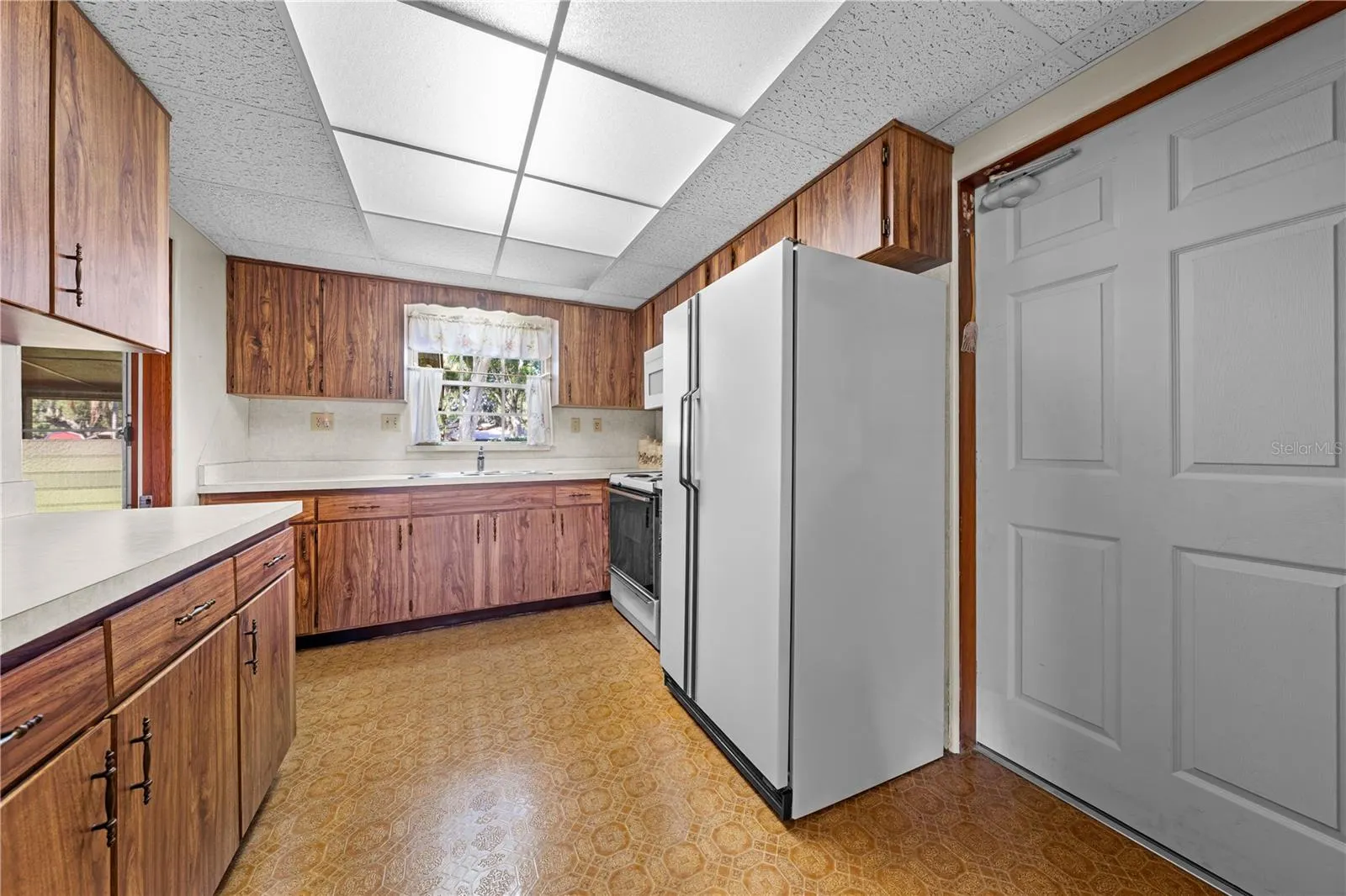 800 AULTMAN RD