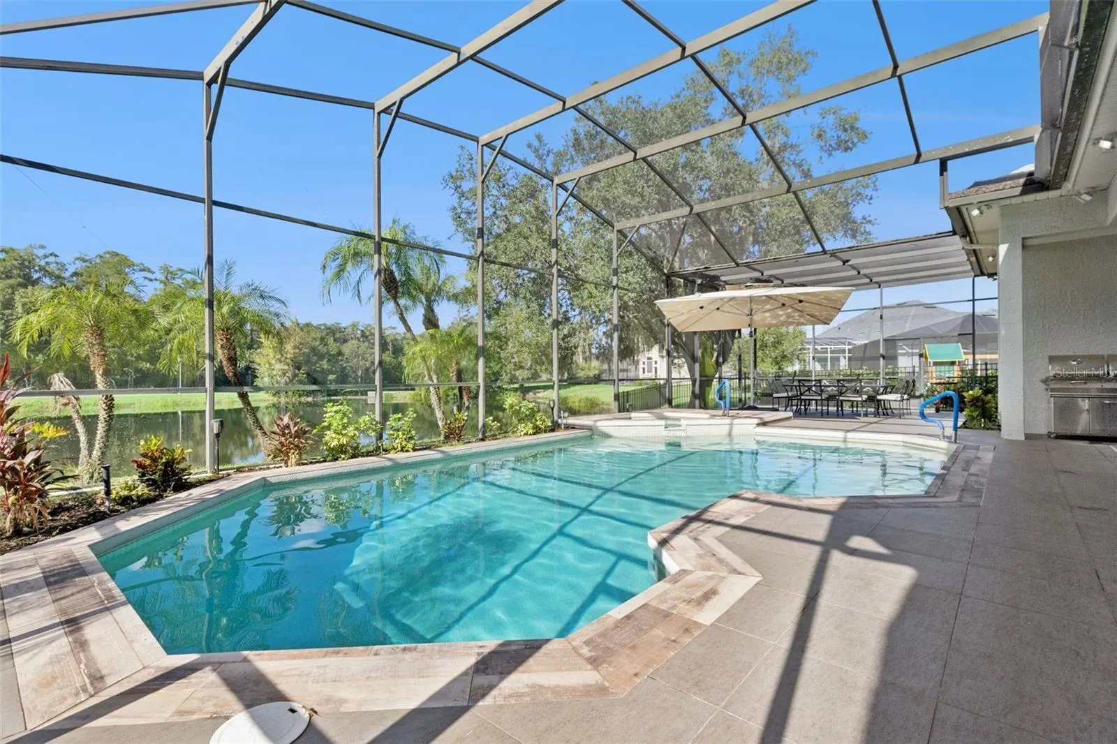3832 HUNTERS ISLE DR