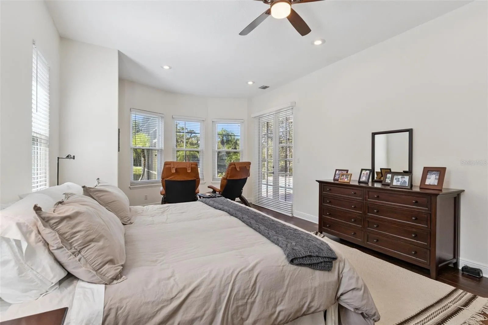 3832 HUNTERS ISLE DR