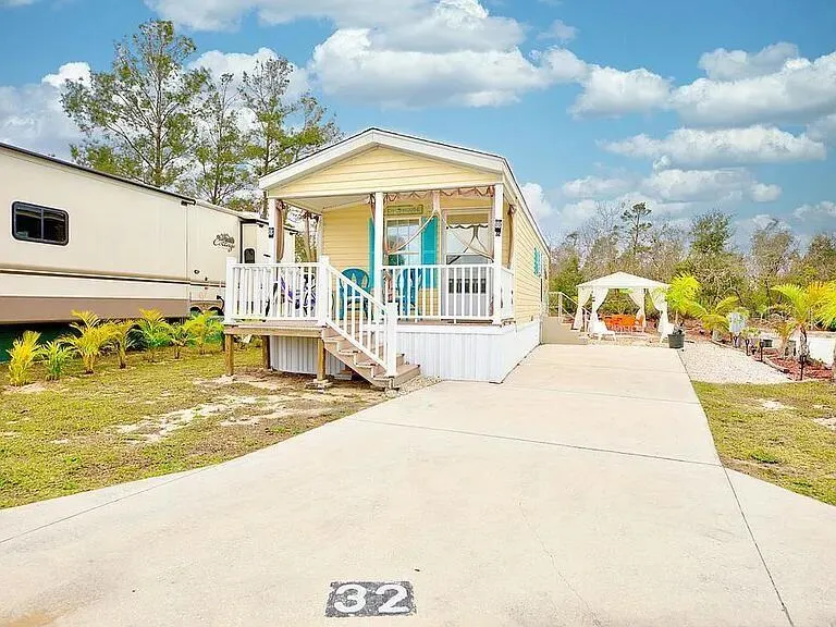 32 GRASSY LAKE CIR