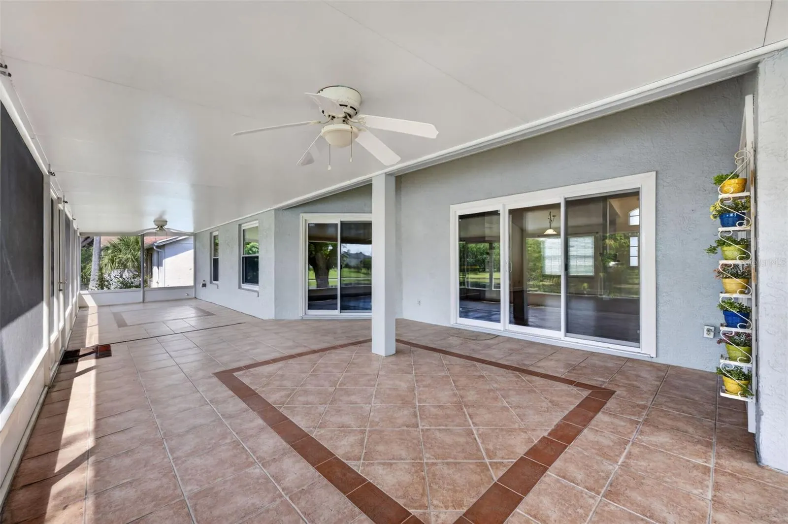 2925 EAGLE LAKE DR