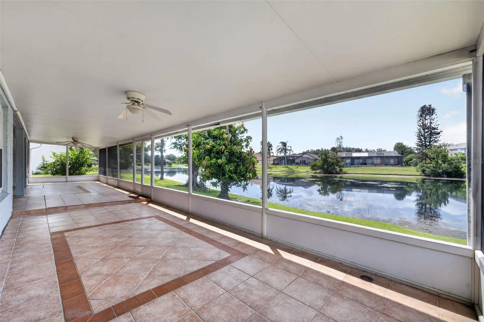 2925 EAGLE LAKE DR
