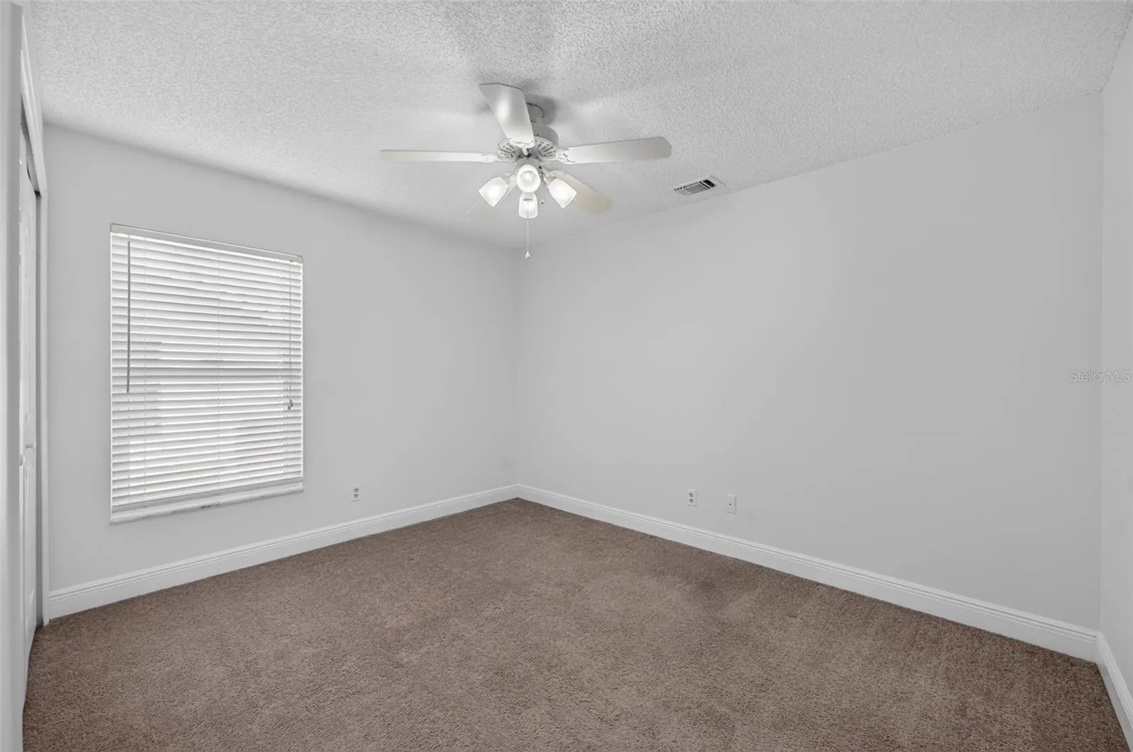 2925 EAGLE LAKE DR