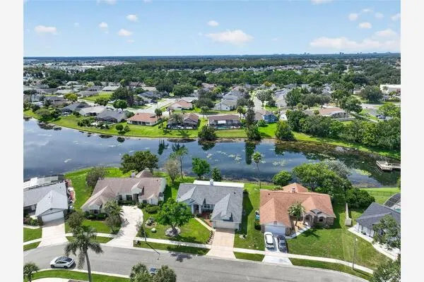 2925 EAGLE LAKE DR