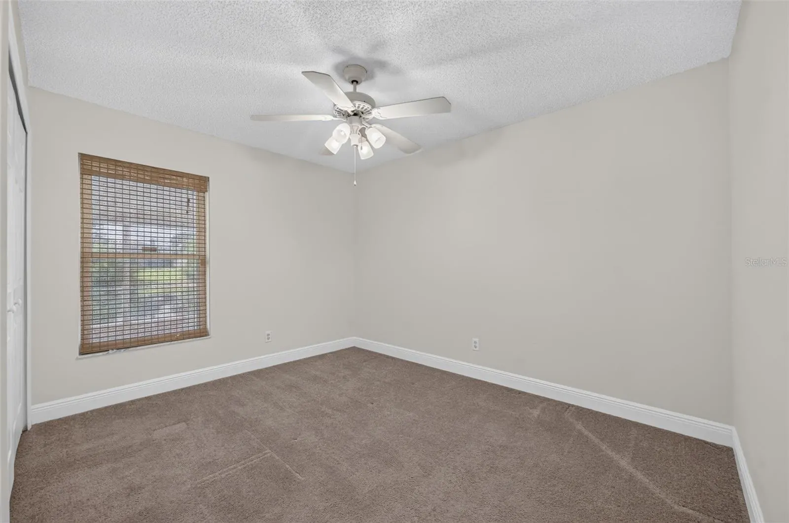 2925 EAGLE LAKE DR